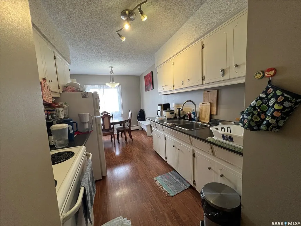 106 104th Street W Saskatoon SK S7N 1M8