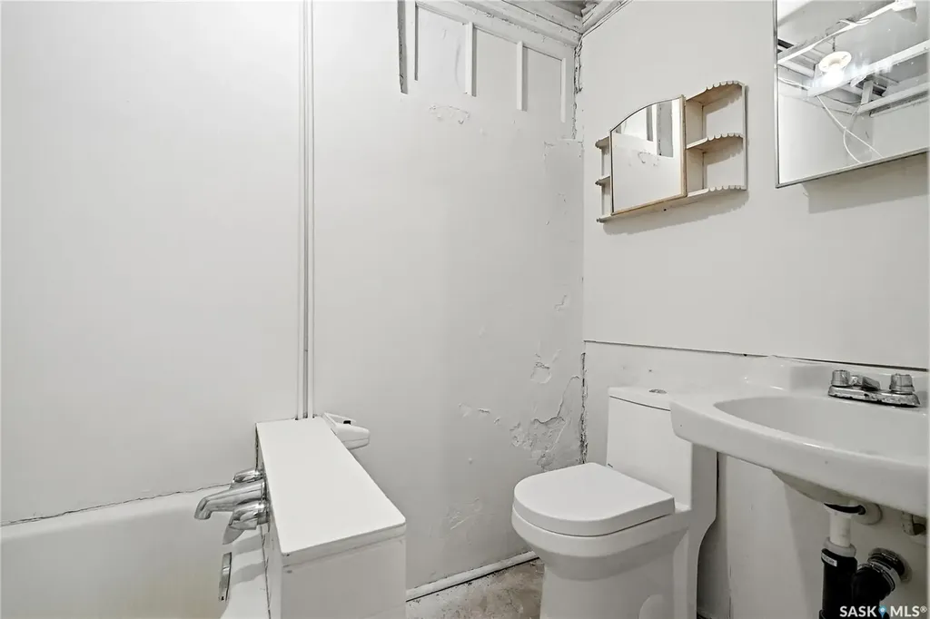 1701 C Avenue N Saskatoon SK S7L 1L6