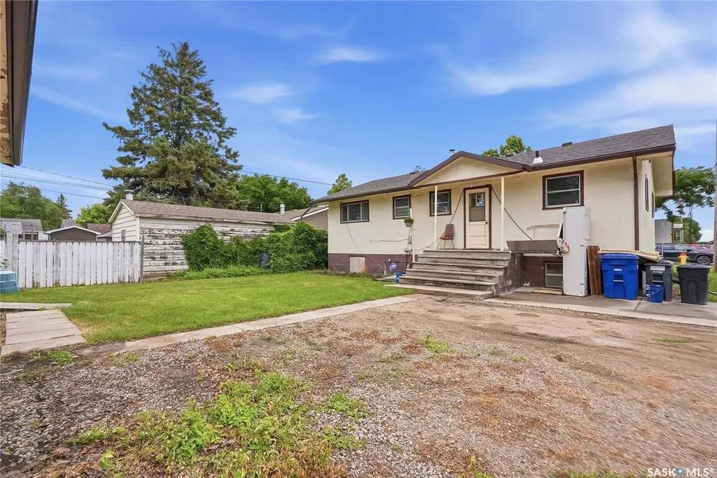 1701 C Avenue N Saskatoon SK S7L 1L6