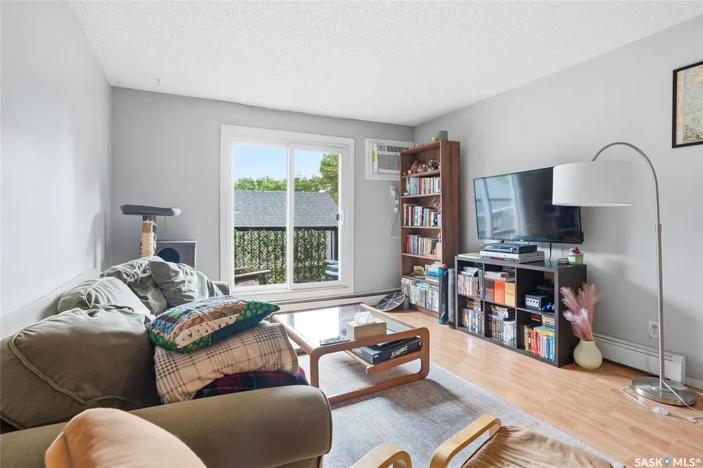 719 10th Street E Saskatoon SK S7H 0H2