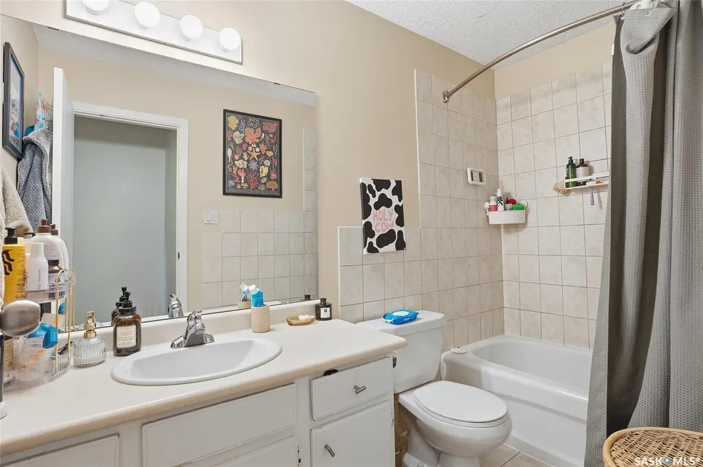 719 10th Street E Saskatoon SK S7H 0H2