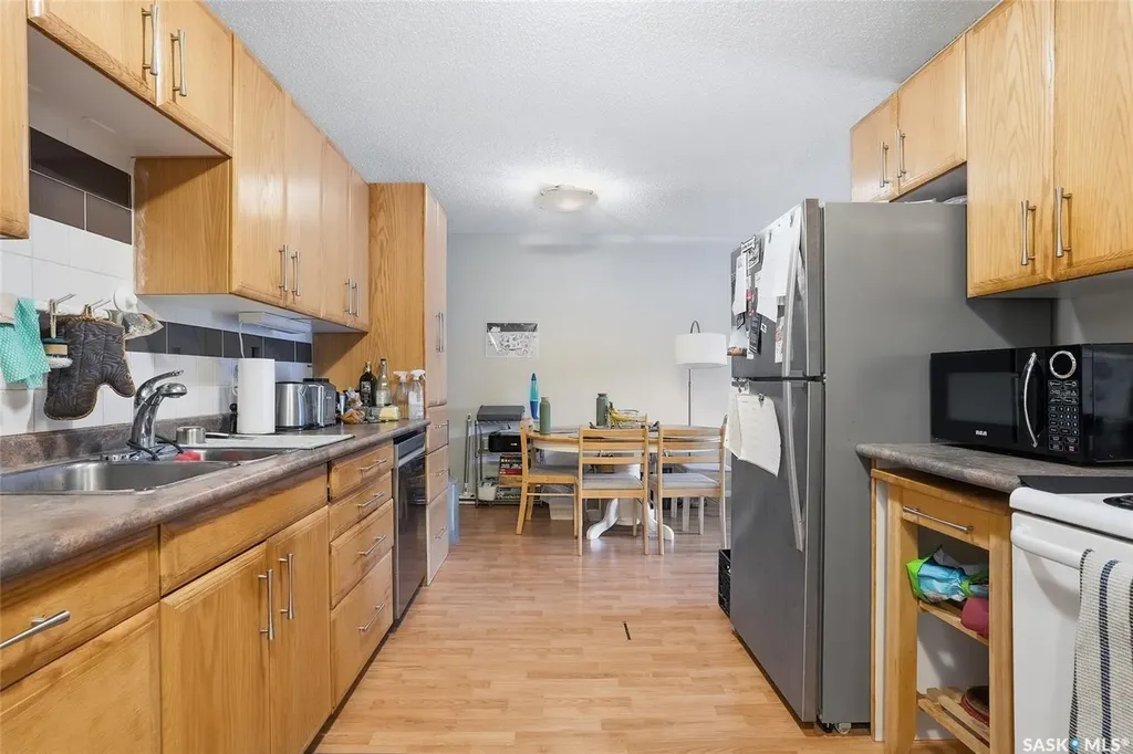 719 10th Street E Saskatoon SK S7H 0H2