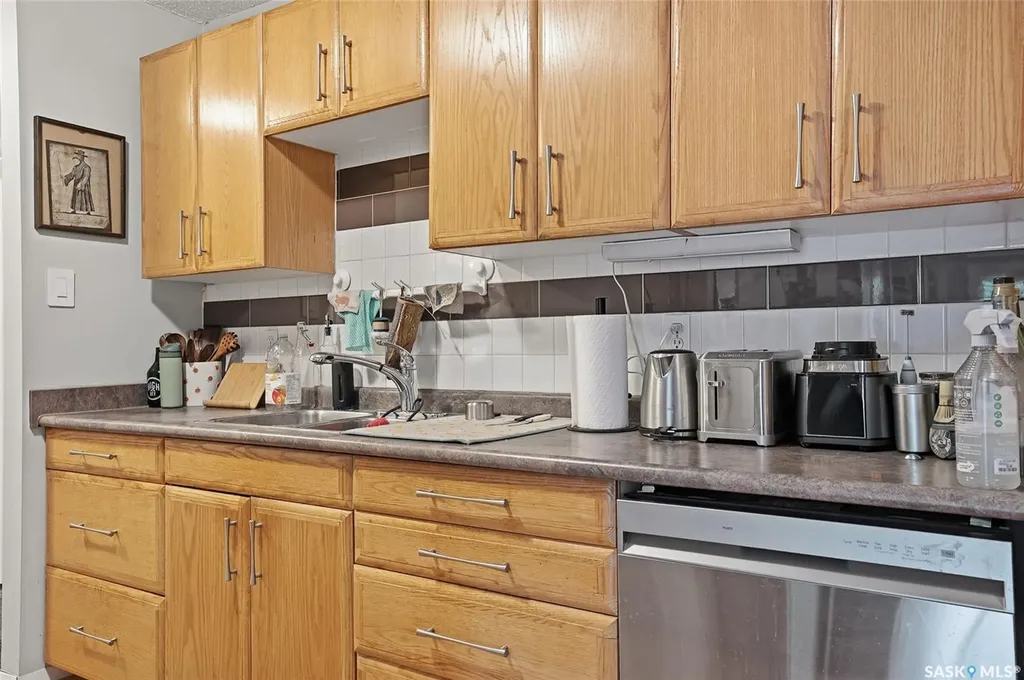 719 10th Street E Saskatoon SK S7H 0H2