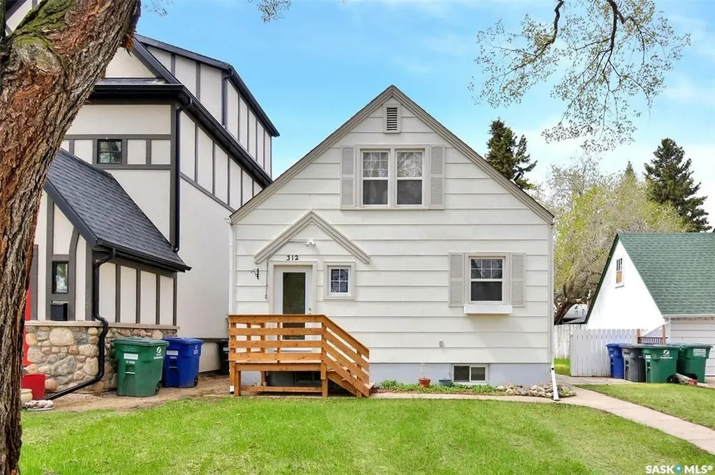 312 Mckinnon Avenue S Saskatoon SK S7N 1J6