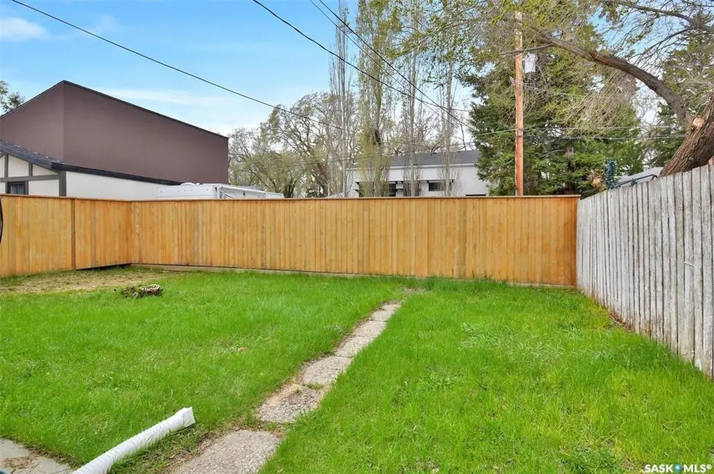 312 Mckinnon Avenue S Saskatoon SK S7N 1J6