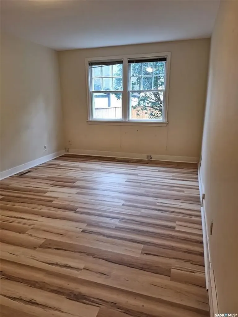 312 Mckinnon Avenue S Saskatoon SK S7N 1J6