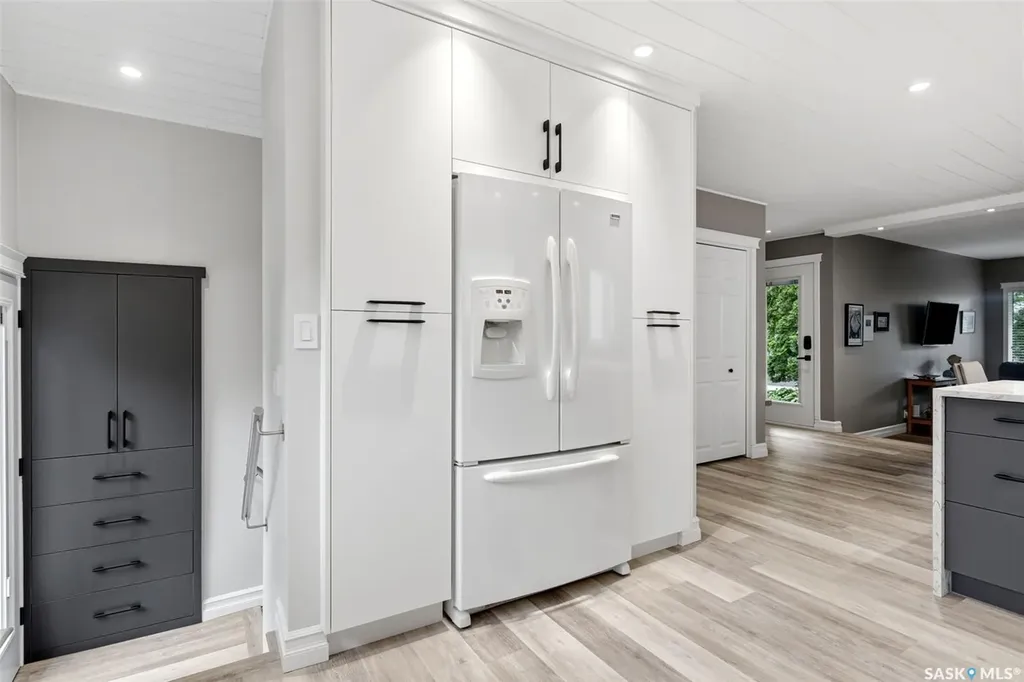 82 Compton Road Regina SK S4S 2Y3