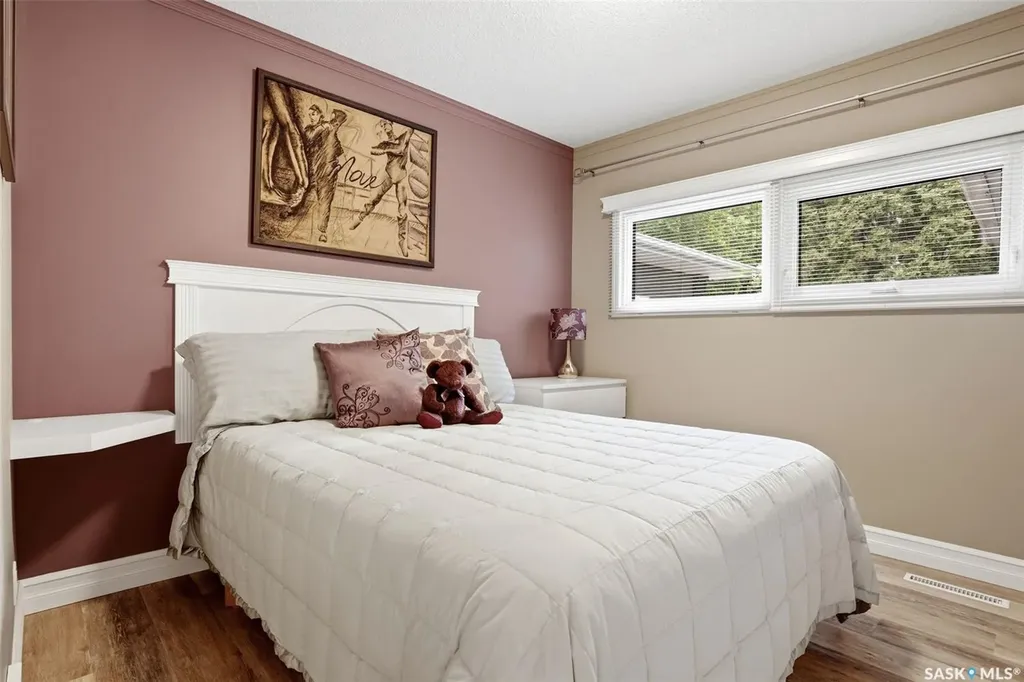 82 Compton Road Regina SK S4S 2Y3