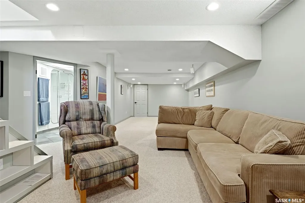 82 Compton Road Regina SK S4S 2Y3