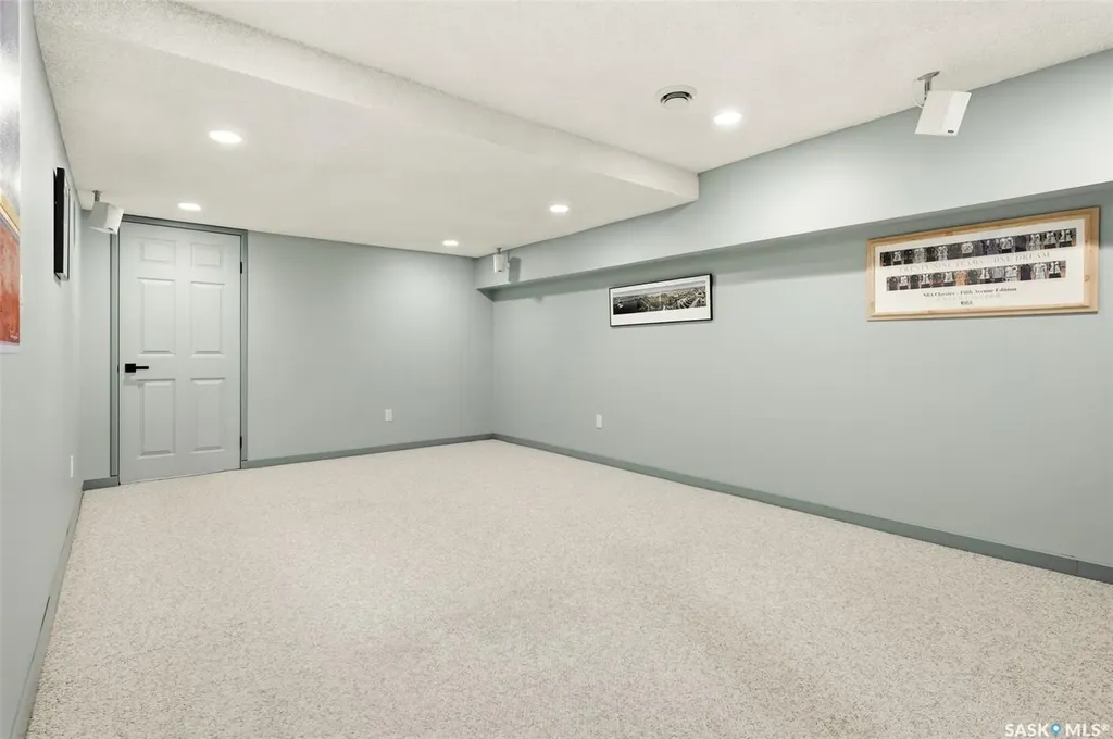 82 Compton Road Regina SK S4S 2Y3