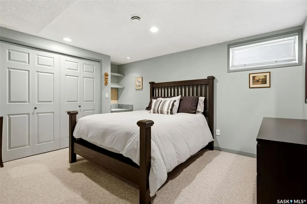 82 Compton Road Regina SK S4S 2Y3
