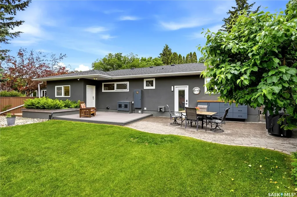 82 Compton Road Regina SK S4S 2Y3