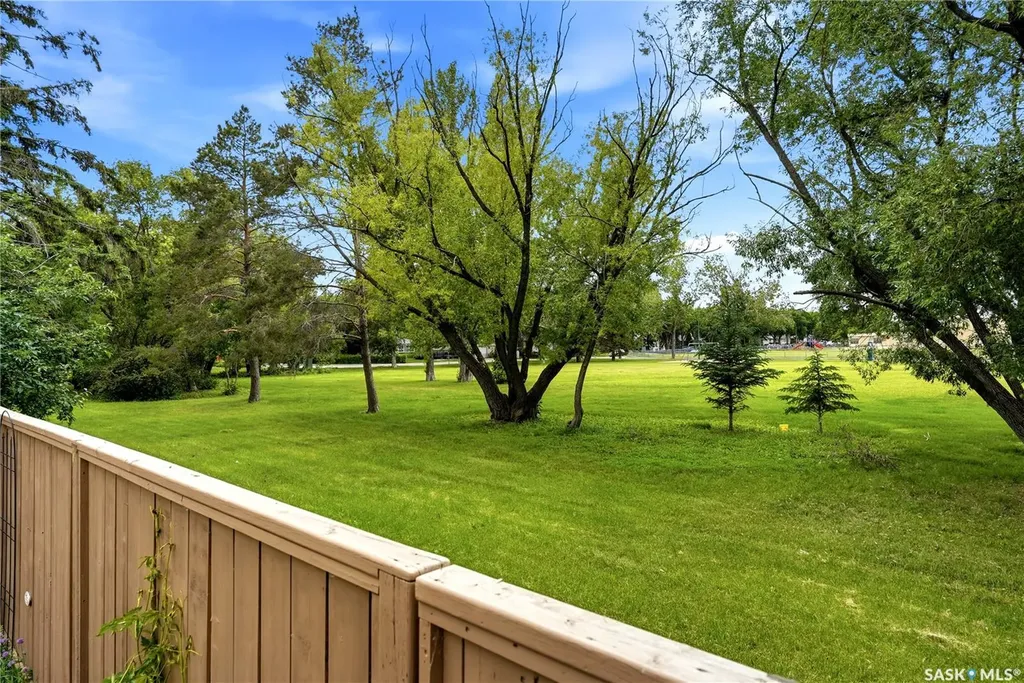 82 Compton Road Regina SK S4S 2Y3