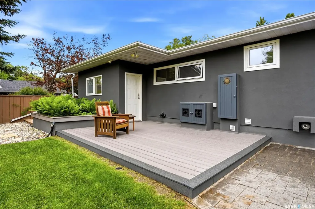 82 Compton Road Regina SK S4S 2Y3
