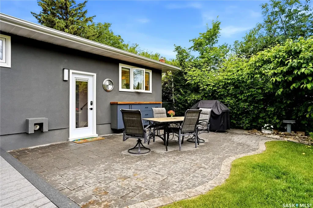 82 Compton Road Regina SK S4S 2Y3