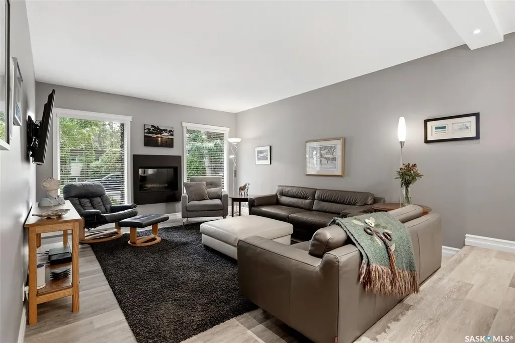 82 Compton Road Regina SK S4S 2Y3
