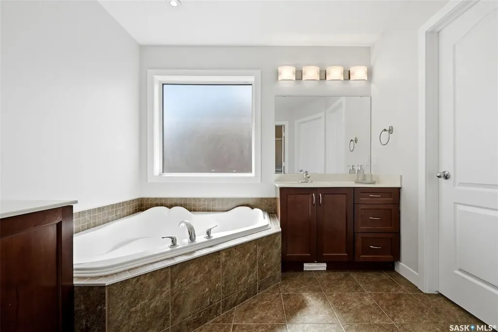 8025 Wascana Gardens Crescent Regina SK S4V 1G8