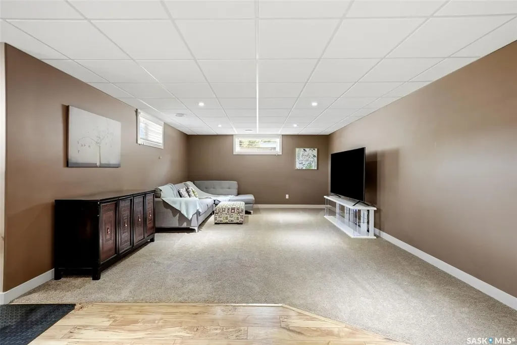 8025 Wascana Gardens Crescent Regina SK S4V 1G8