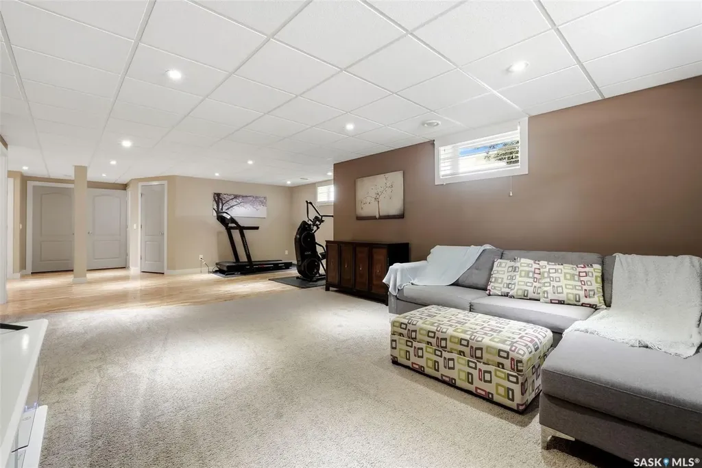 8025 Wascana Gardens Crescent Regina SK S4V 1G8