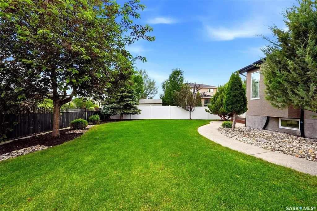 8025 Wascana Gardens Crescent Regina SK S4V 1G8