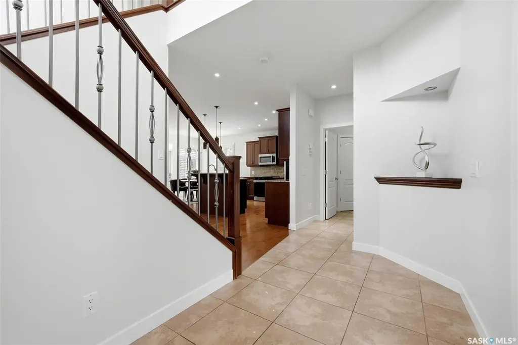 8025 Wascana Gardens Crescent Regina SK S4V 1G8
