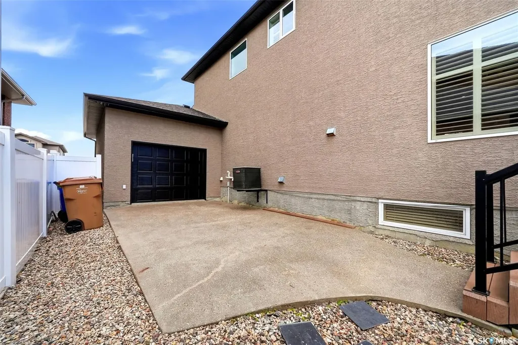 8025 Wascana Gardens Crescent Regina SK S4V 1G8