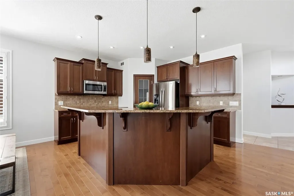 8025 Wascana Gardens Crescent Regina SK S4V 1G8