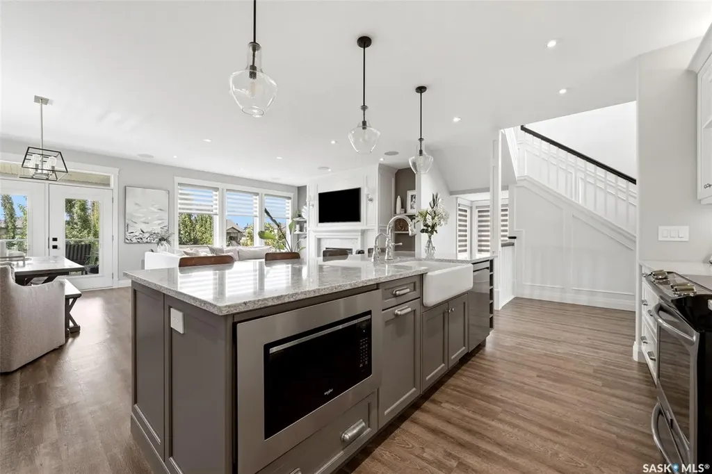3 Oxford Bay White City SK S4L 0C6