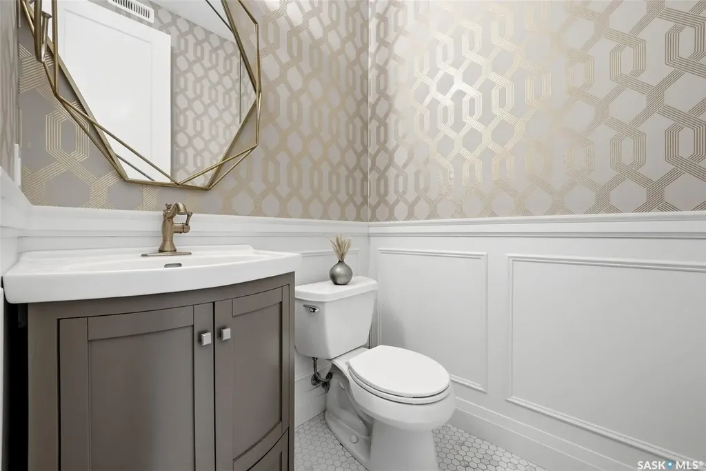 3 Oxford Bay White City SK S4L 0C6