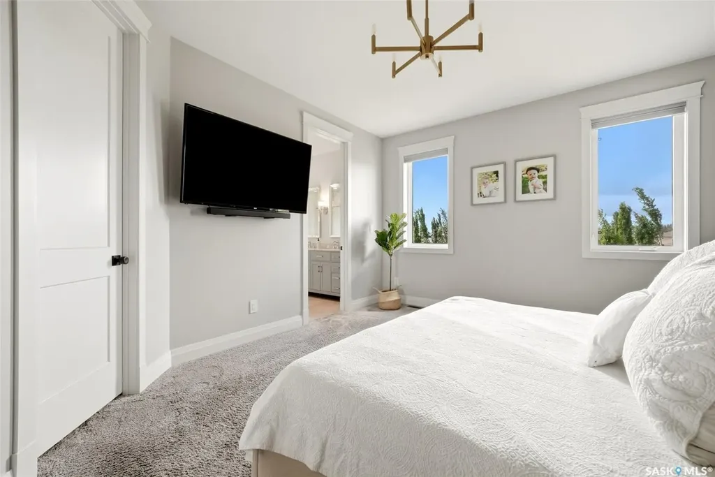 3 Oxford Bay White City SK S4L 0C6