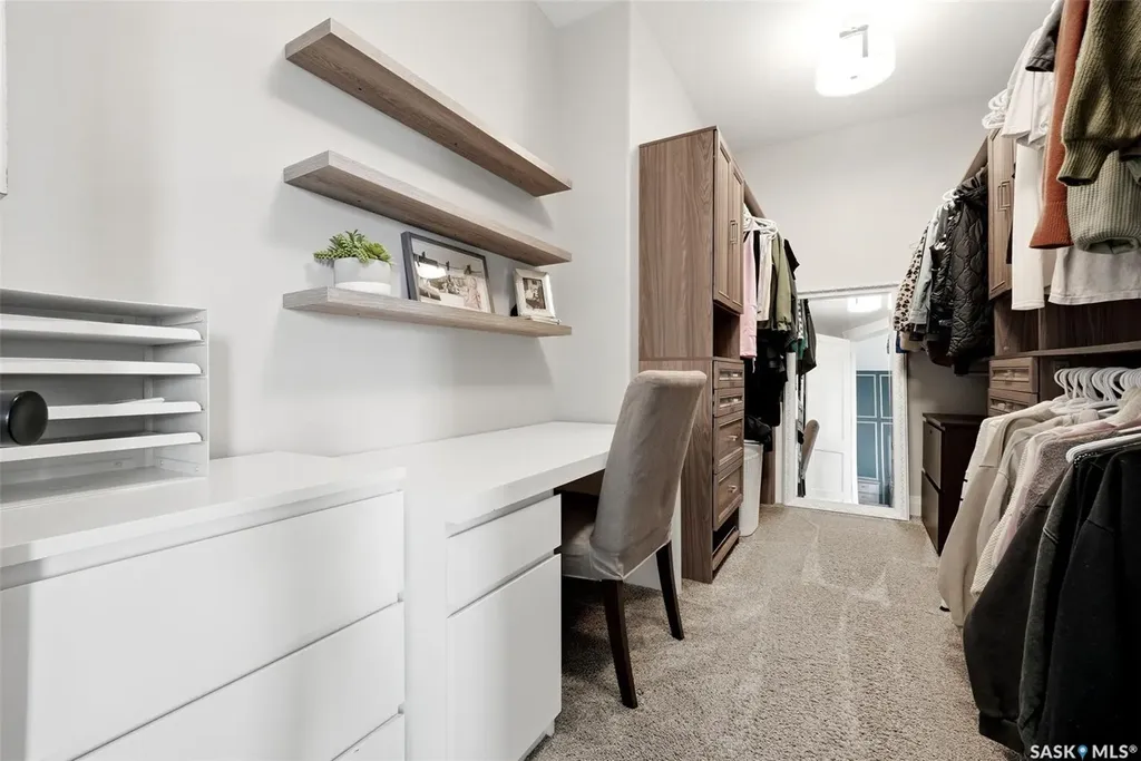 3 Oxford Bay White City SK S4L 0C6