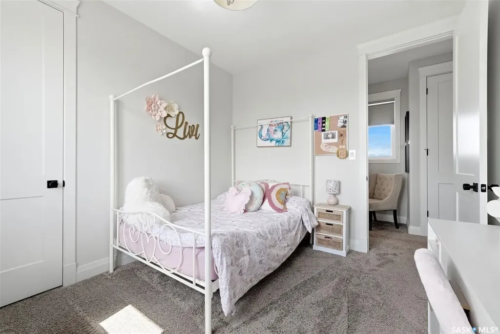 3 Oxford Bay White City SK S4L 0C6