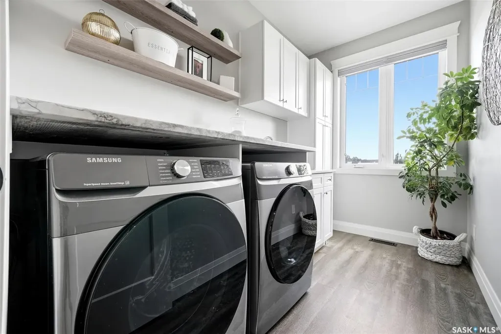 3 Oxford Bay White City SK S4L 0C6