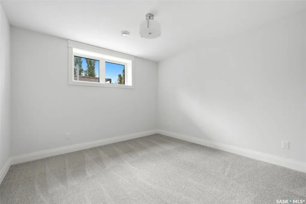 3 Oxford Bay White City SK S4L 0C6