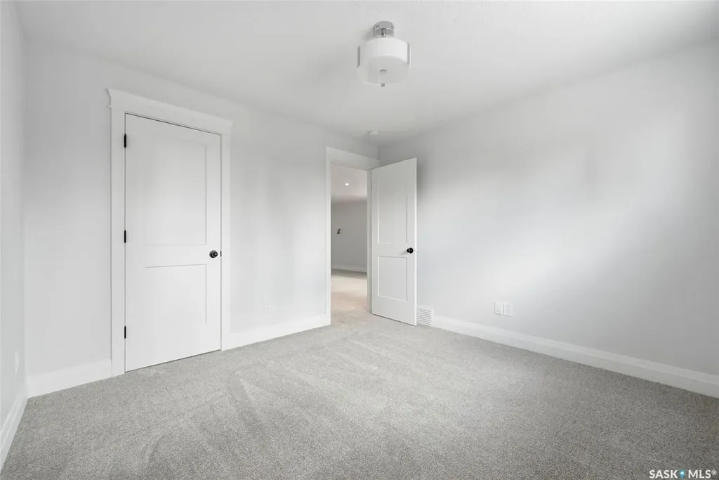 3 Oxford Bay White City SK S4L 0C6