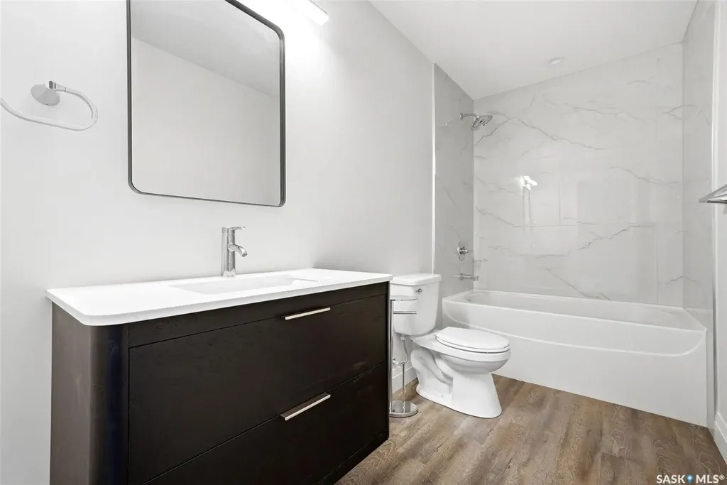 3 Oxford Bay White City SK S4L 0C6