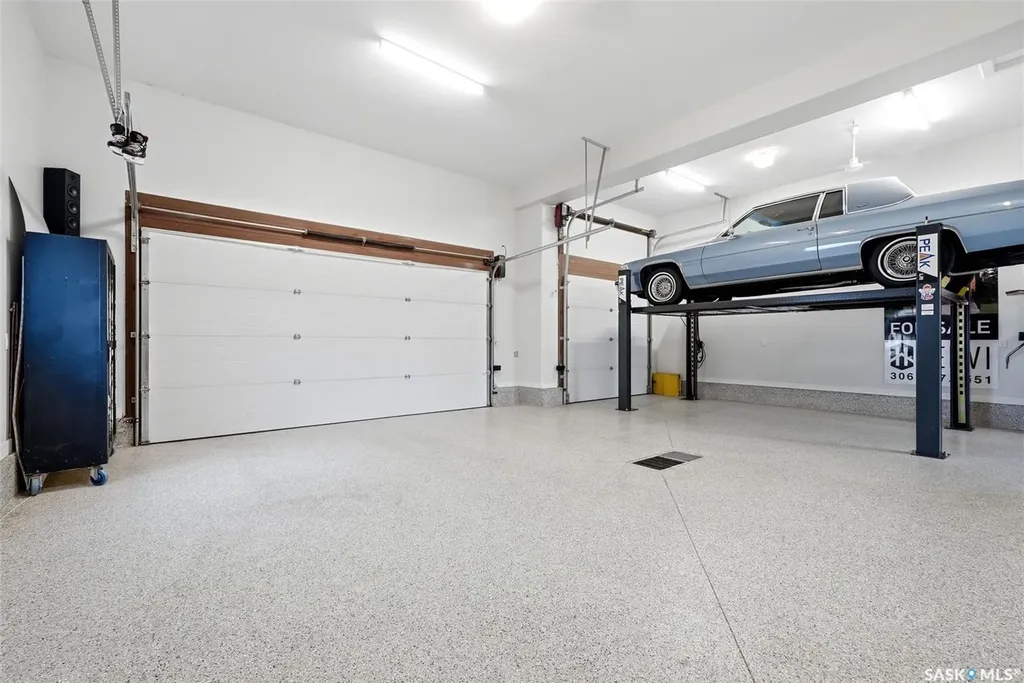 3 Oxford Bay White City SK S4L 0C6