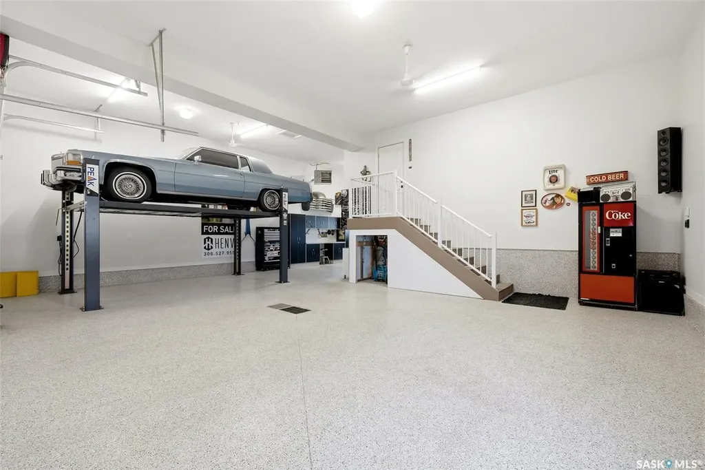 3 Oxford Bay White City SK S4L 0C6