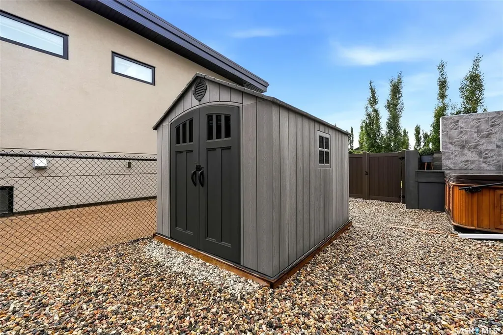 3 Oxford Bay White City SK S4L 0C6