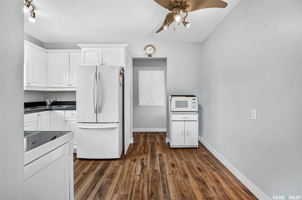 1028 Rorison Avenue Moose Jaw SK S6H 6W5