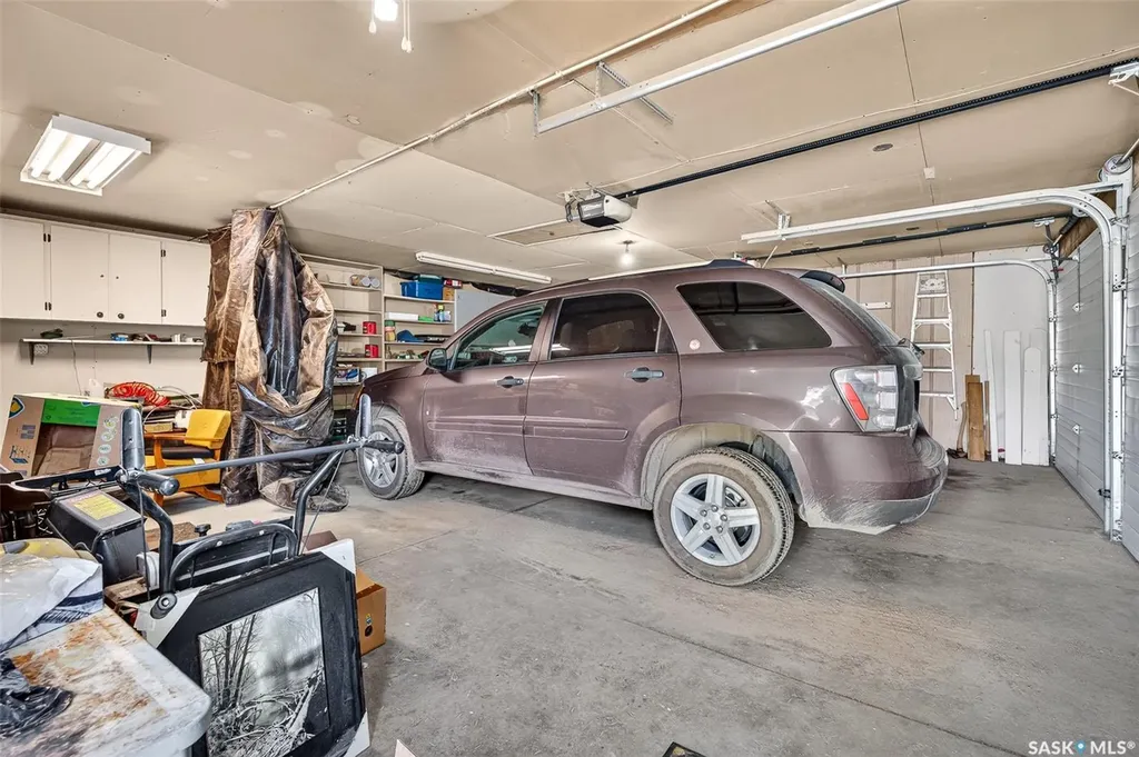 1028 Rorison Avenue Moose Jaw SK S6H 6W5