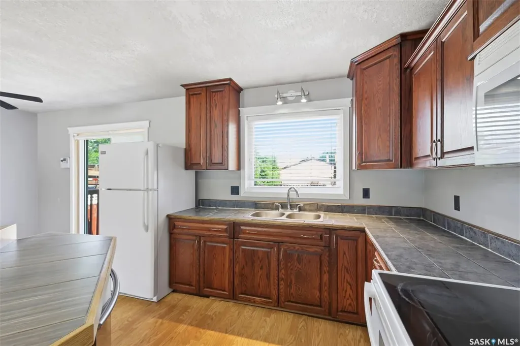 483 Wakabayashi Crescent Saskatoon SK S7K 7M6