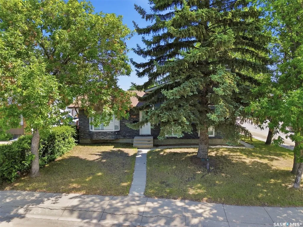 483 Wakabayashi Crescent Saskatoon SK S7K 7M6