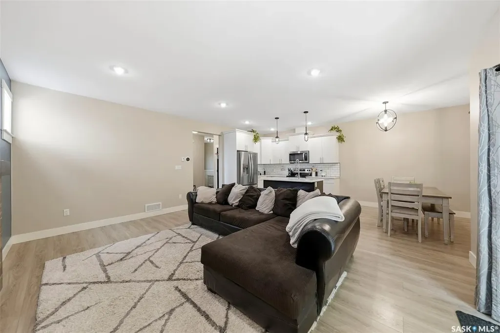 3220 11th Street Saskatoon SK S7M 5M4