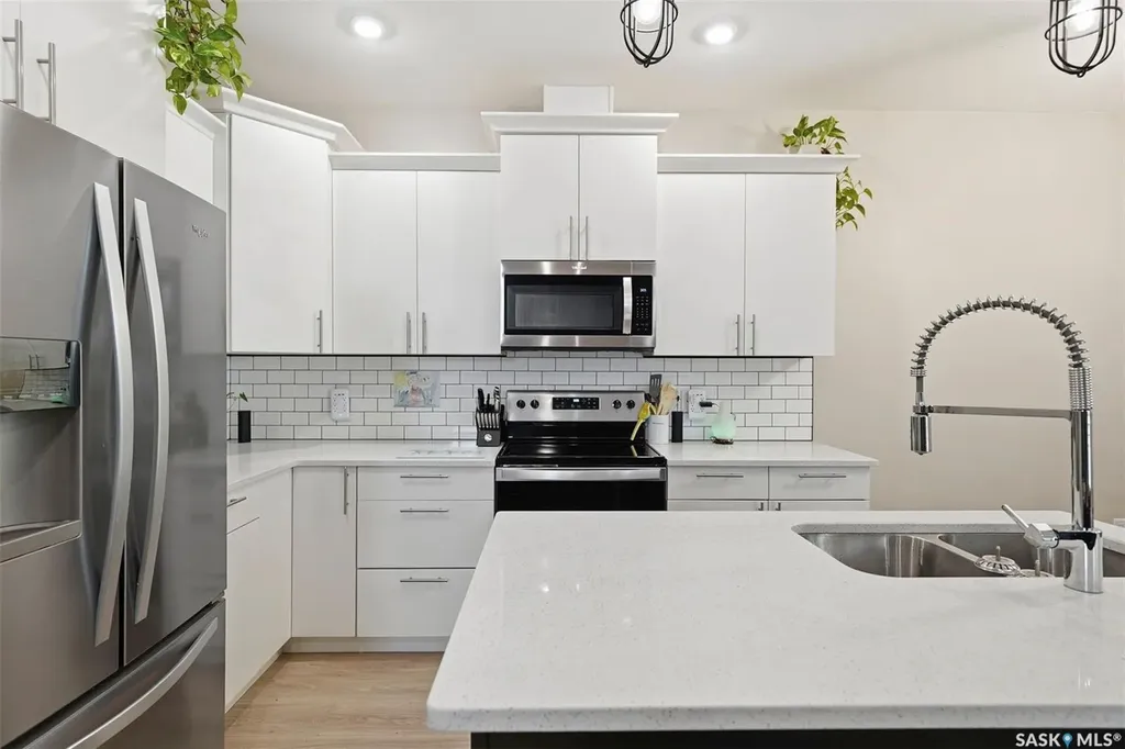 3220 11th Street Saskatoon SK S7M 5M4