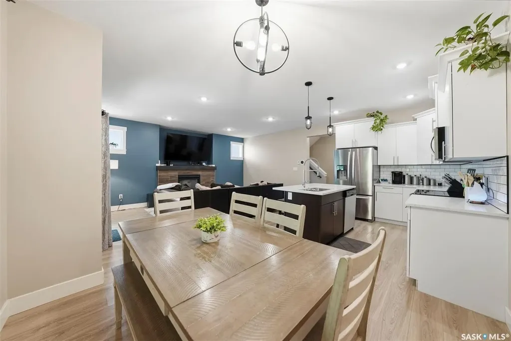 3220 11th Street Saskatoon SK S7M 5M4