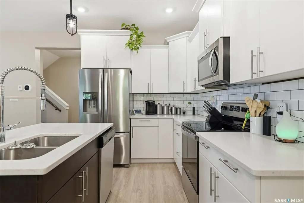 3220 11th Street Saskatoon SK S7M 5M4