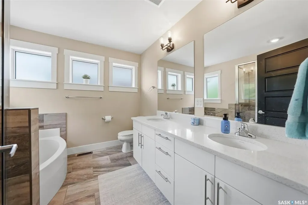 3220 11th Street Saskatoon SK S7M 5M4