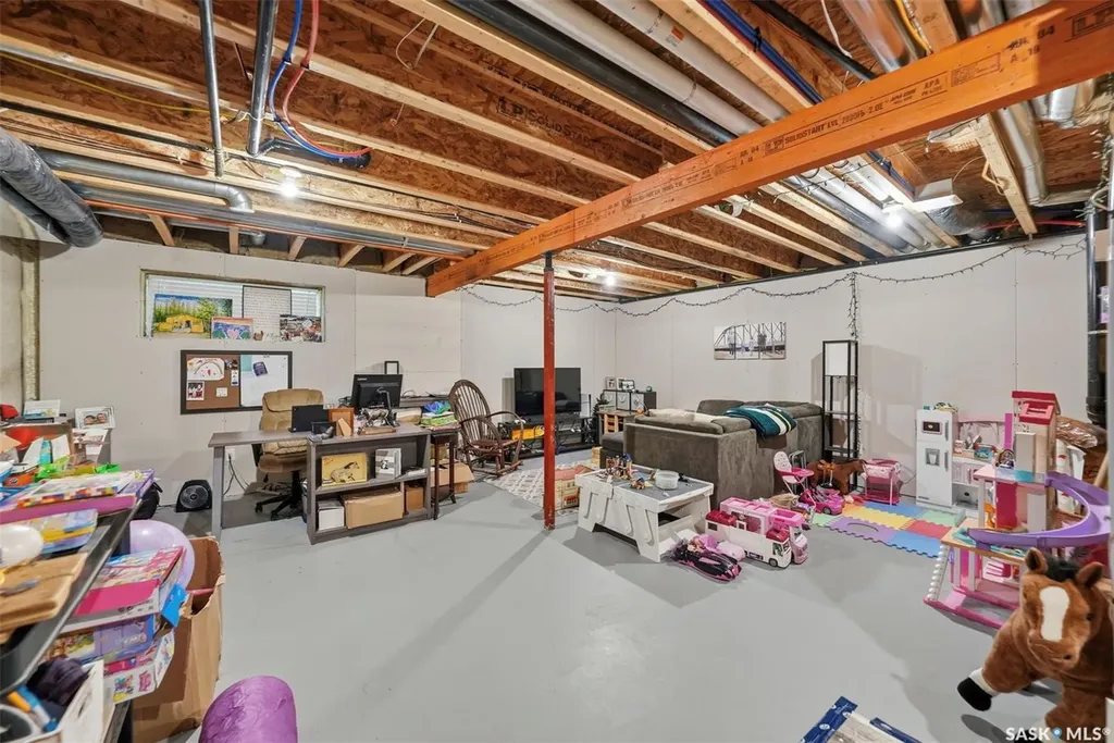 3220 11th Street Saskatoon SK S7M 5M4