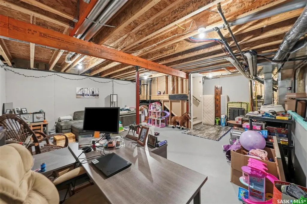 3220 11th Street Saskatoon SK S7M 5M4